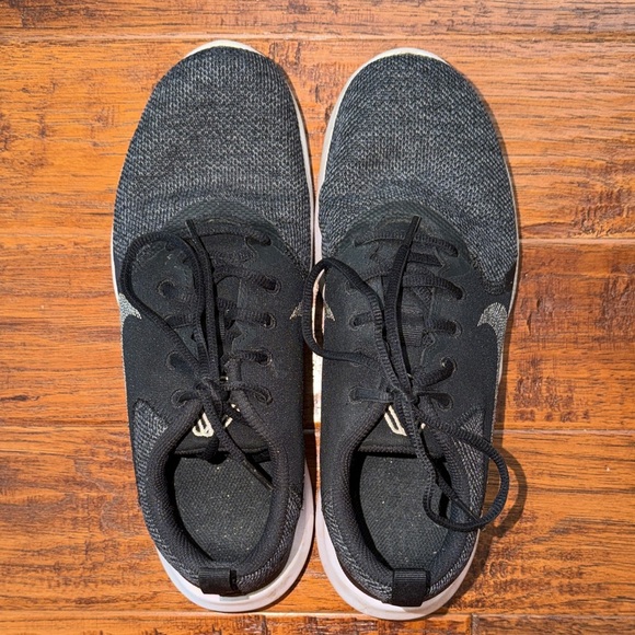 Nike Women's Flex Experience Run 10 Running Shoe, size 9.5 - Picture 6 of 9